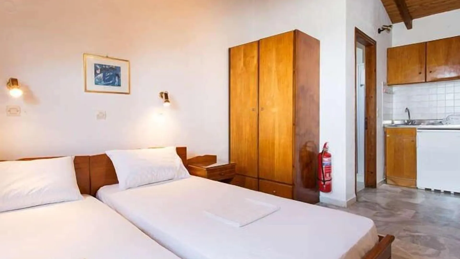Barbara Studios & Apartments Svoronata Aparthotel