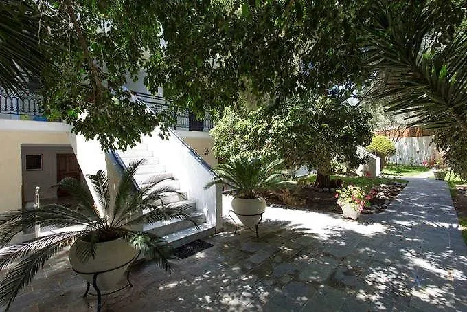 Barbara Studios & Apartments Svoronata