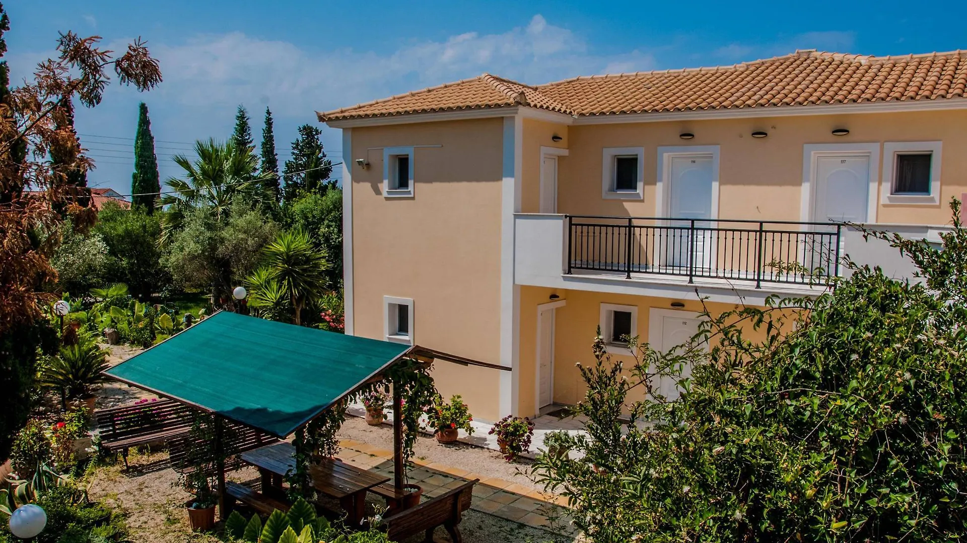 Barbara Studios & Apartments Svoronata 2*,