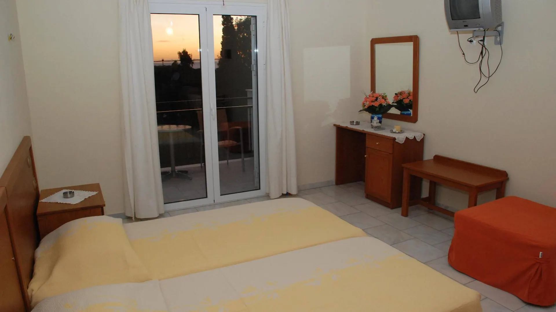 Barbara Studios & Apartments Svoronata
