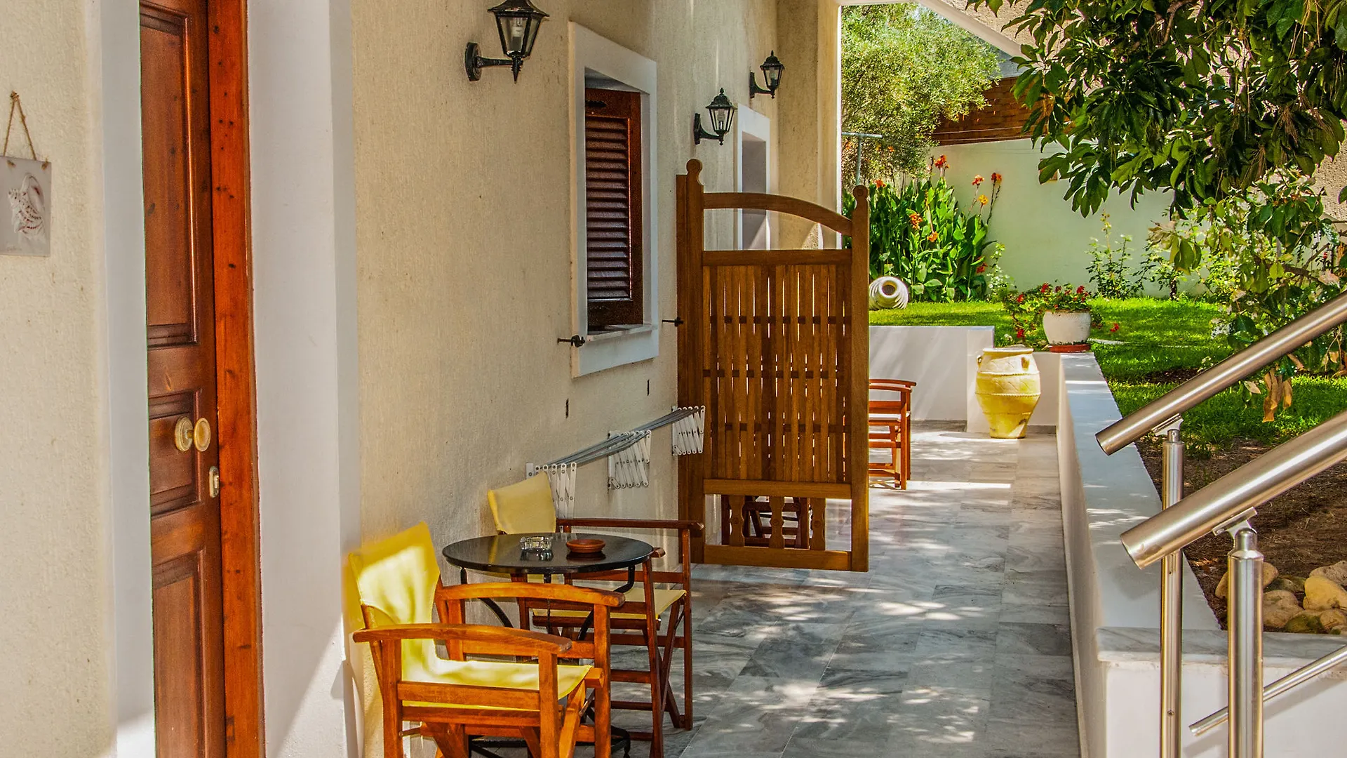 Barbara Studios & Apartments Svoronata Aparthotel