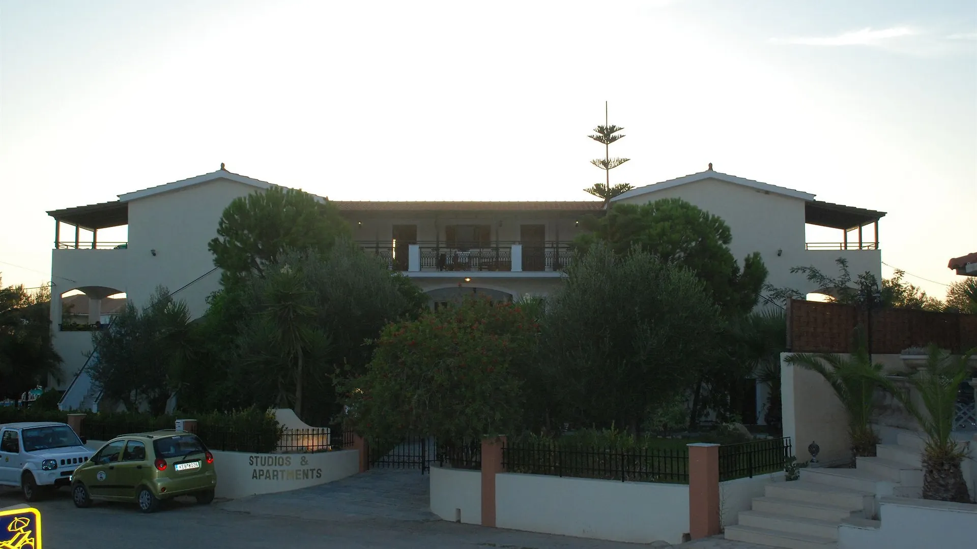 Barbara Studios & Apartments Svoronata 2*,